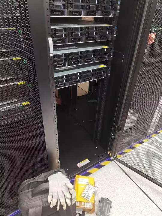 RAID 告警排查中的硬盘维护操作