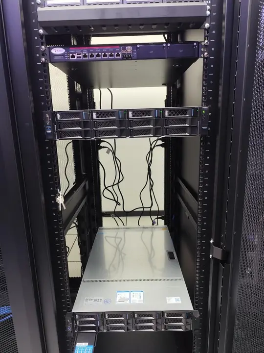 Inspur NF2180 M3 server installed in the rack before hardware troubleshooting
