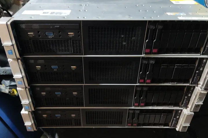 Stacked HP ProLiant DL388 Gen9 rack servers during on-site recycling inventory