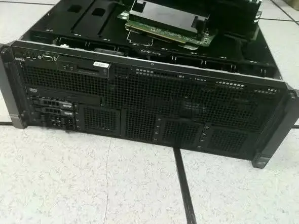 Dell PowerEdge R910 server prepared for deployment